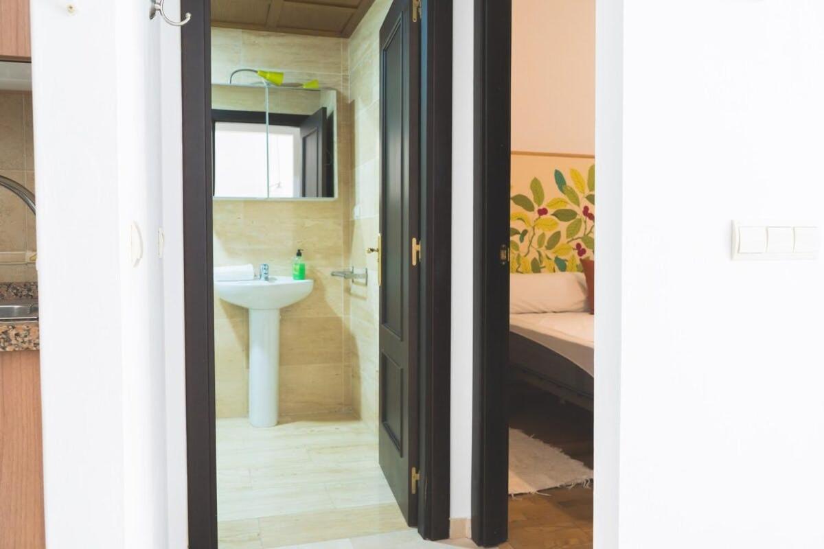 Centrico Apartamento En Calle Carreteria - Màlaga Exteriér fotografie