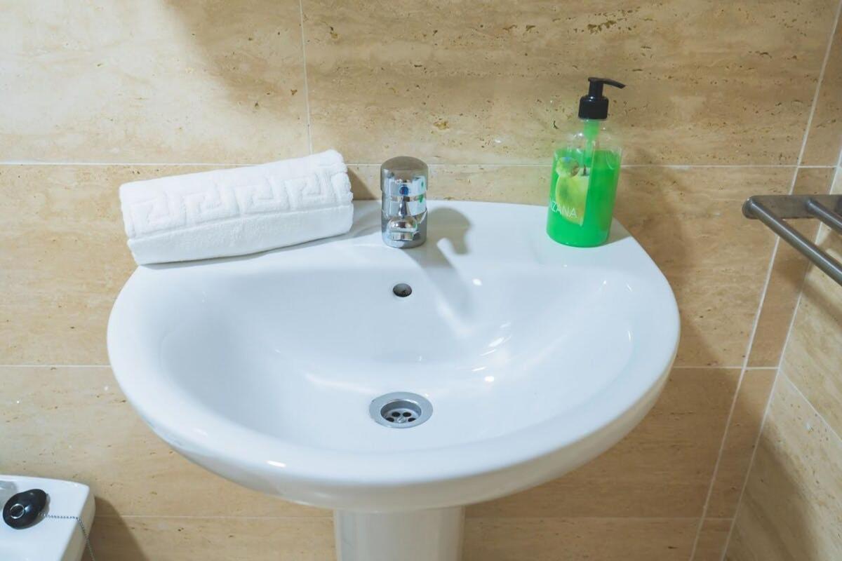 Centrico Apartamento En Calle Carreteria - Màlaga Exteriér fotografie